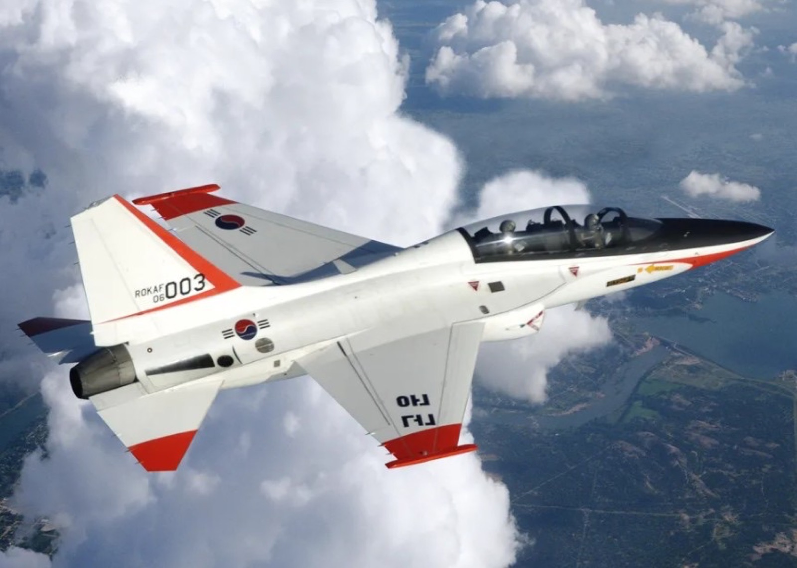ROKAF T-50 in flight